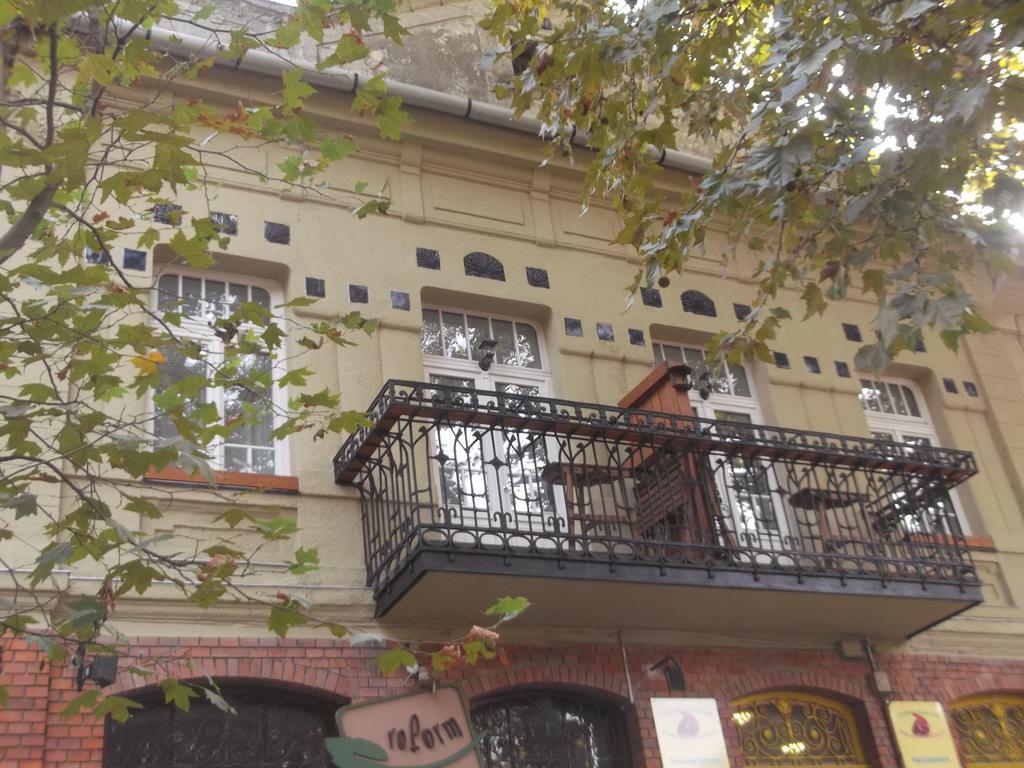 Belvarosi Apartmanszallo - Kiskunfélegyháza المظهر الخارجي الصورة