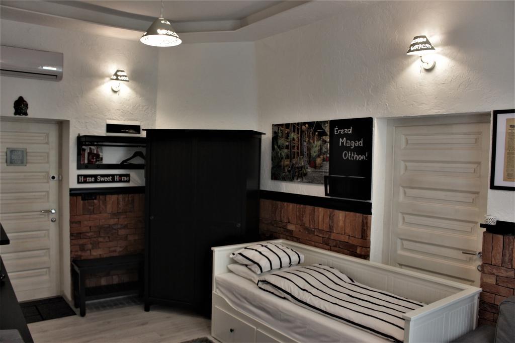 Belvarosi Apartmanszallo - Kiskunfélegyháza المظهر الخارجي الصورة