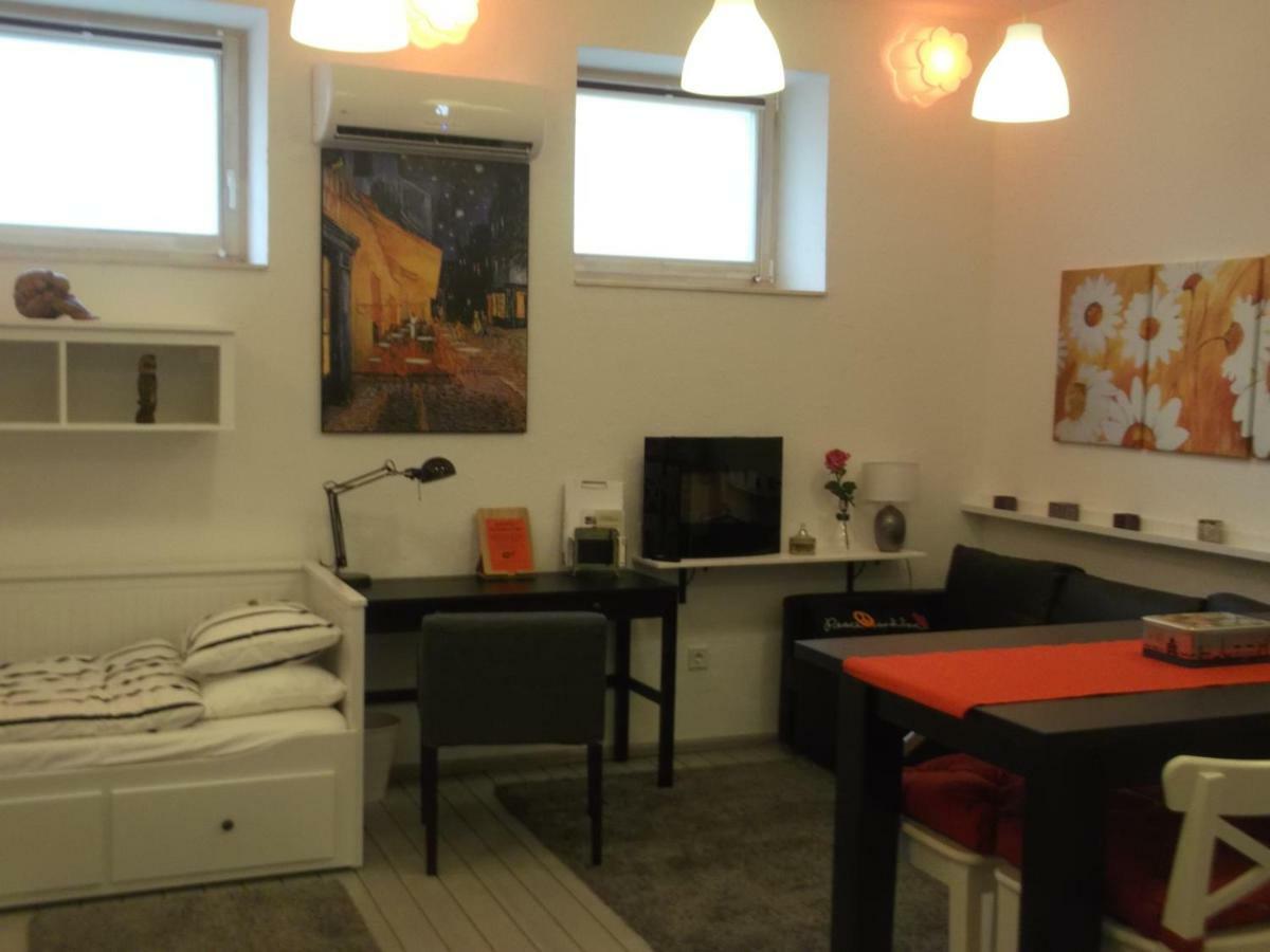 Belvarosi Apartmanszallo - Kiskunfélegyháza المظهر الخارجي الصورة