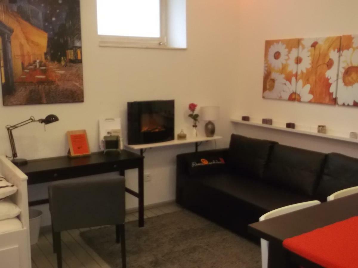 Belvarosi Apartmanszallo - Kiskunfélegyháza المظهر الخارجي الصورة